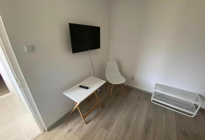 اتاق استاندارد با چشم‌انداز باغ, Pixel Guesthouse