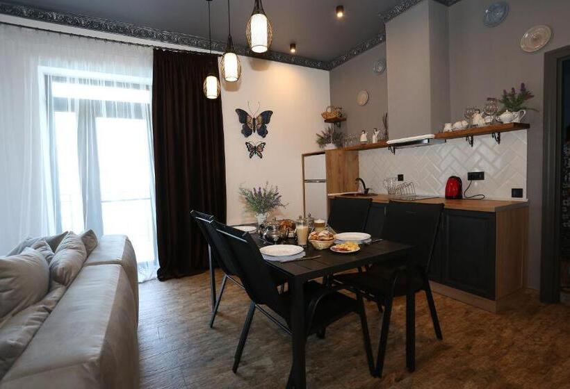 آپارتمان 1 خوابه با چشم‌انداز استخر, Villa Bonapart