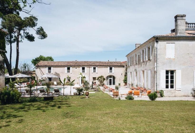 침실 2개 주택, Le Château Réal
