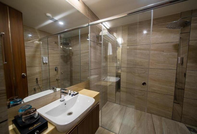 이그제큐티브 룸, Fezinn Hotel   Best Wayanad Hotel In 2024