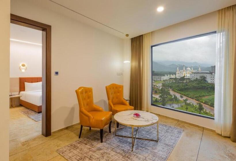 디럭스 스위트, Fezinn Hotel   Best Wayanad Hotel In 2024