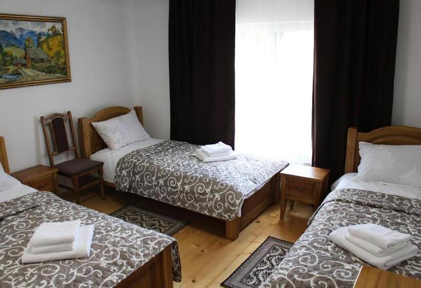 Трехместный Номер Deluxe, Kolochava Hotel & Restaurant