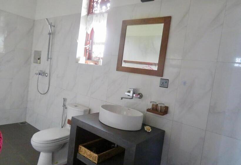 Номер Стандарт Вид на Море с Балконом, Thoduwawa Beach Villa
