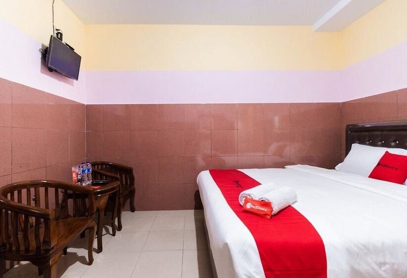 Номер Стандарт, Reddoorz Plus @ Jalan Gatot Subroto Medan
