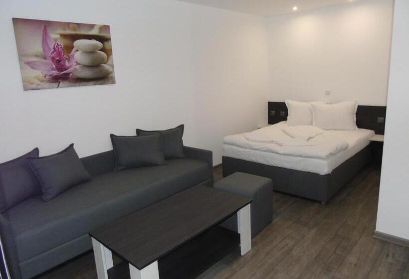 Люкс Вид на Сад, Guest House Dar