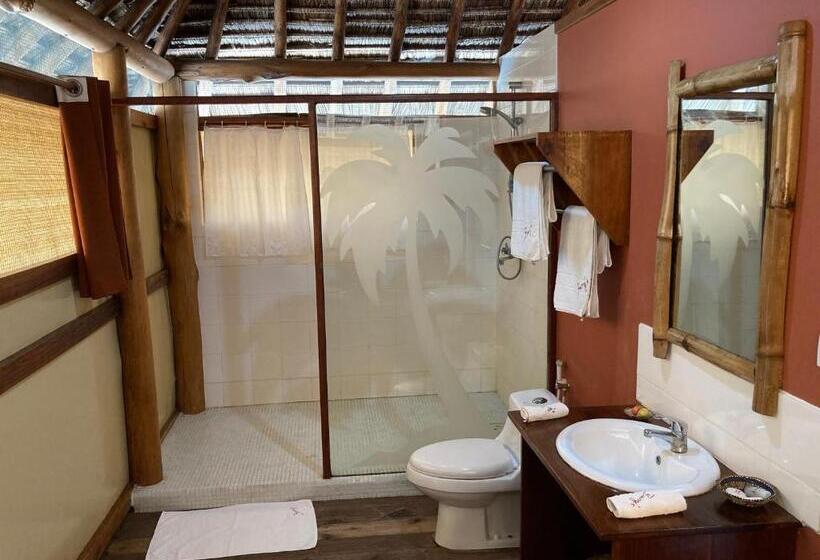 اتاق لوکس, Barry S Beach Resort