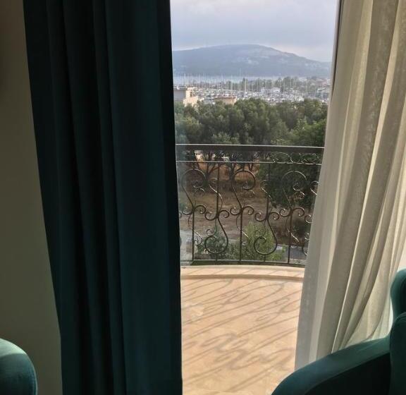 豪华海景房带阳台, Clementin Suits Sigacık