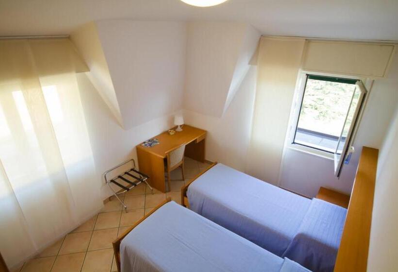 Номер Стандарт Трехместный, Albergo Lario