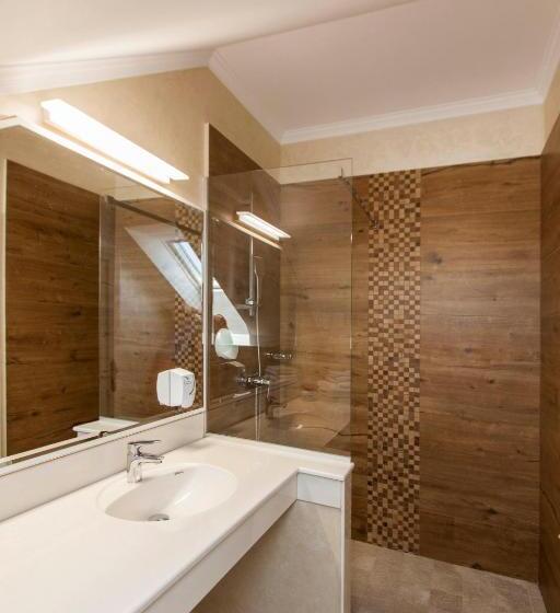 Трехместный Номер Комфорт, Camelot Resort