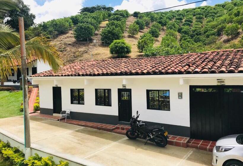家庭间, Campestre La María Toro Valle