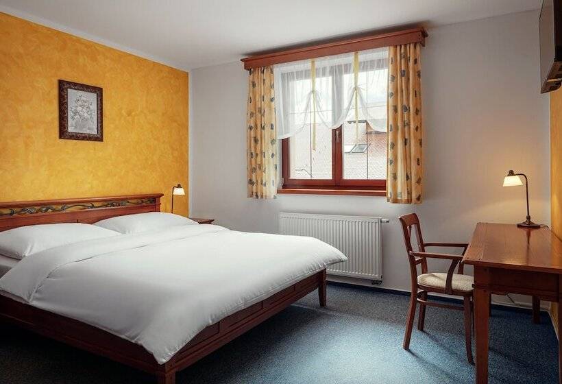 四人标准间, Golf & Spa Kunětická Hora