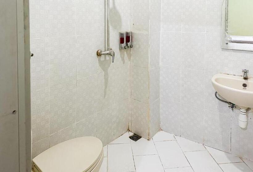 Номер Стандарт, Global Inn Syariah Mitra Reddoorz Near Juanda T1 Airport