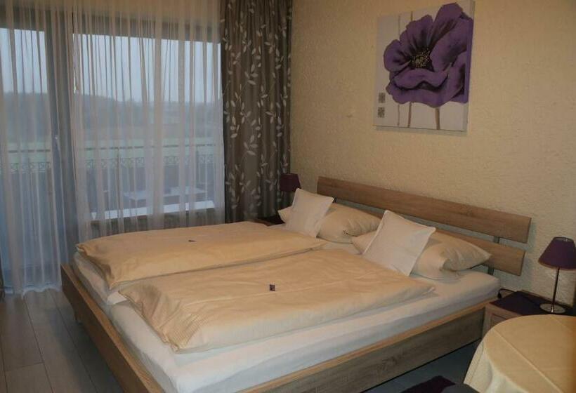 Номер Стандарт с Балконом, Pension Zöllner Garni