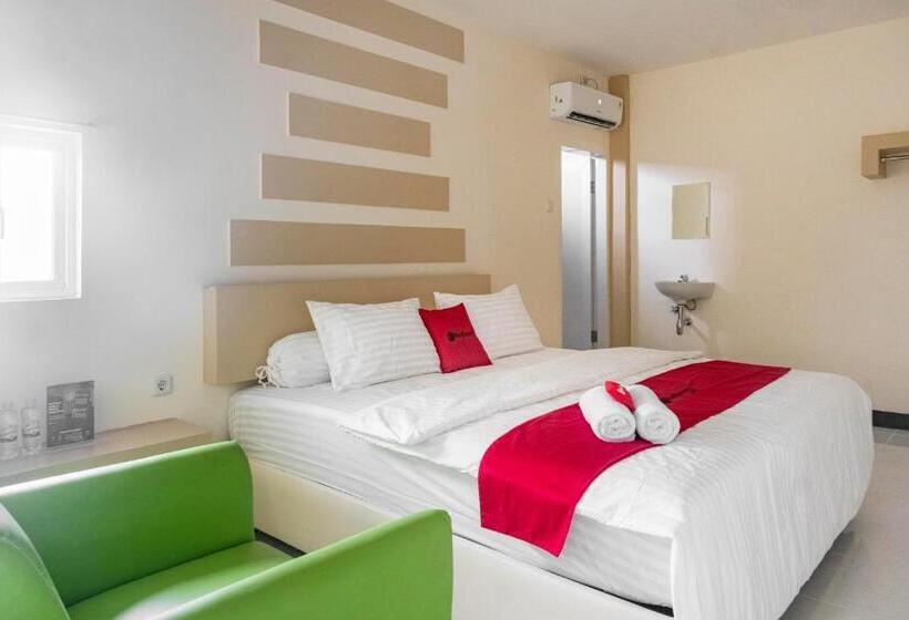 Номер Стандарт, Reddoorz Plus Near Millenium Ict Centre Medan 2