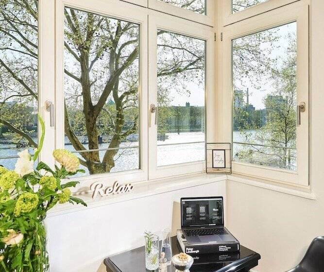 سوئیت با چشم‌انداز رودخانه, Designhotel überfluss
