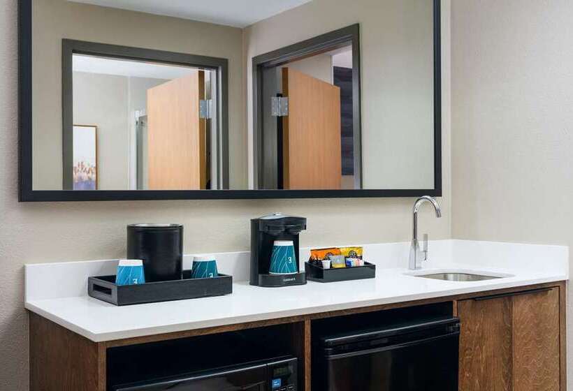 Premium-huone, Embassy Suites By Hilton Charleston Airport Convention Ctr