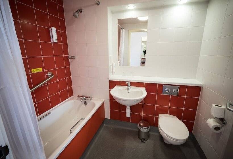 标准三人间, Travelodge Limerick Castletroy
