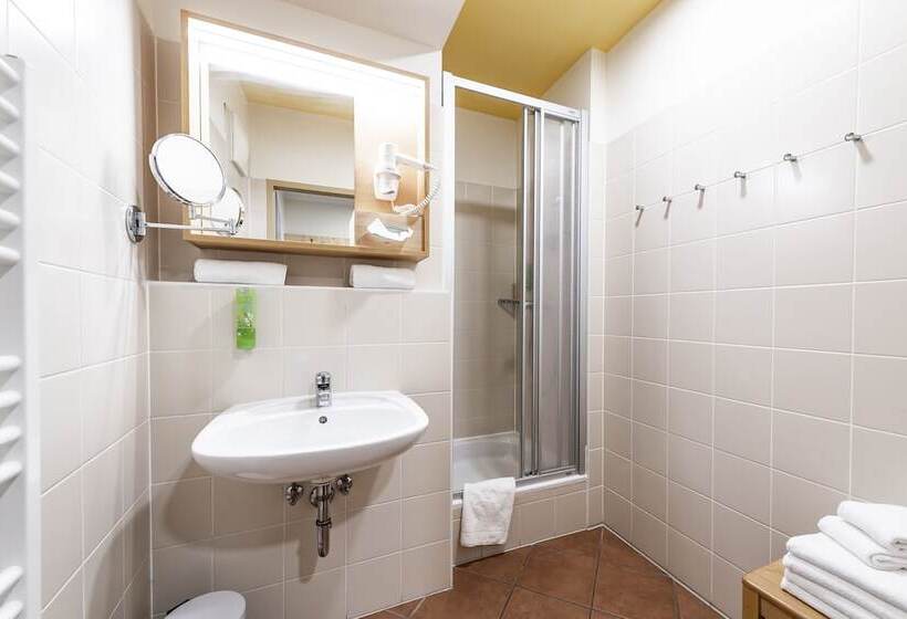 Четырехместный Номер Стандарт, Jufa Hotel Murau