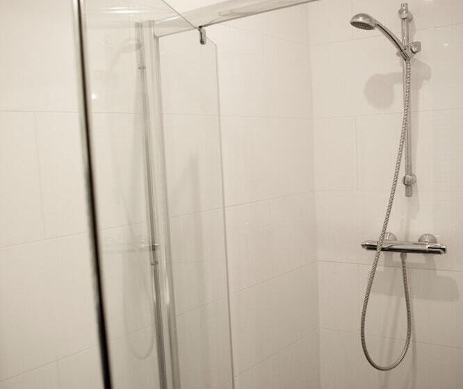 Standard Single Room, St Christophers Inn At The Winston