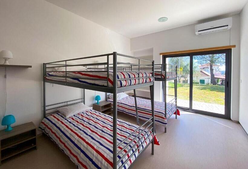 Кровать в Общей Комнате, Albergue Da Juventude