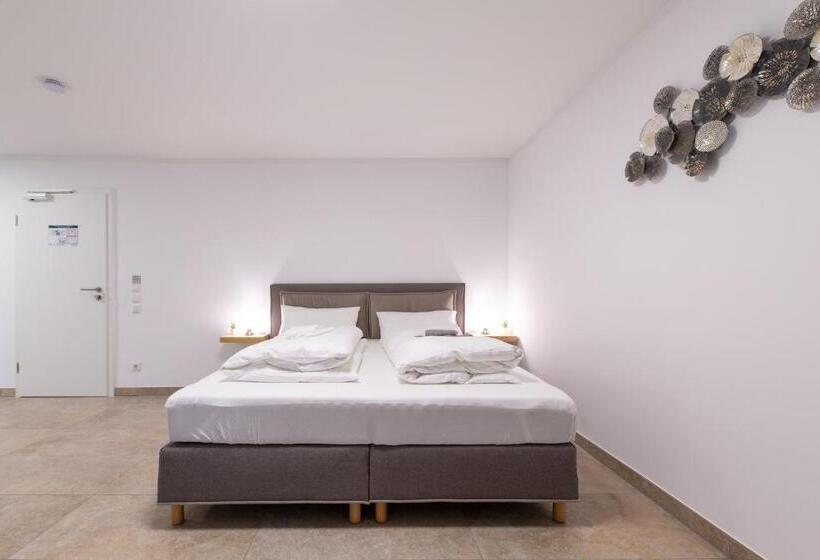带大床的标准间, Seepension Ostertach   Am Leitgeringer See