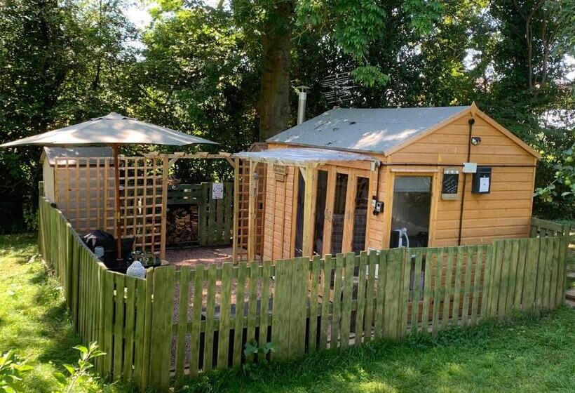 Одноместный Номер Вид на Сад, Hedgehog Lodge