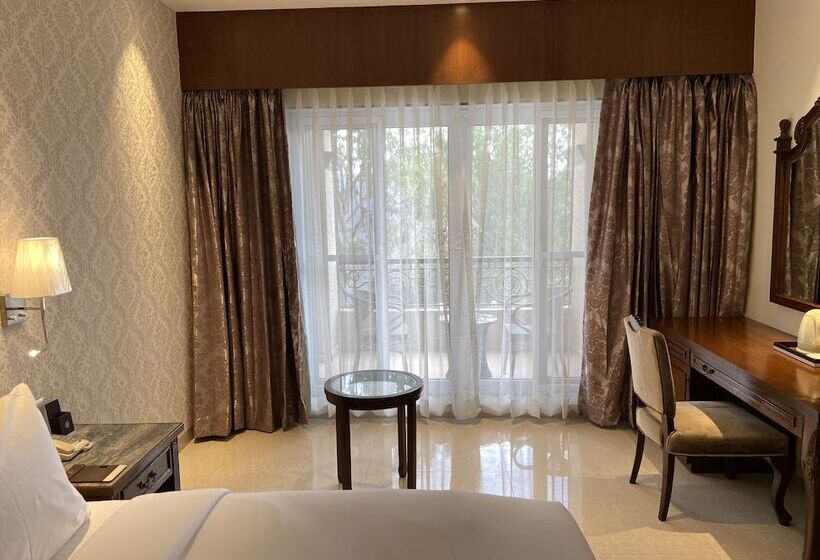景观俱乐部房间, Grand Victoria The Fern Resort & Spa, Panchgani