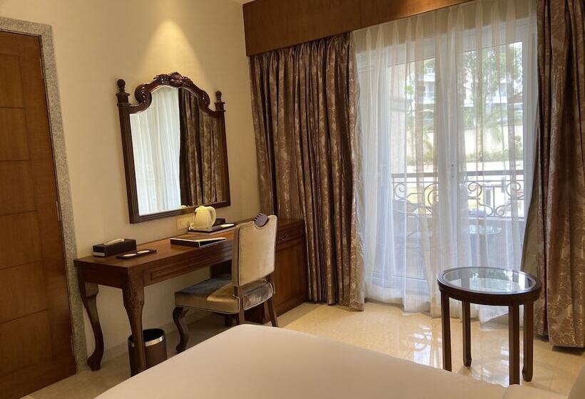 景观俱乐部房间, Grand Victoria The Fern Resort & Spa, Panchgani