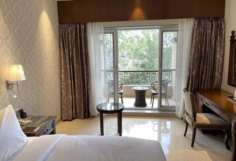景观俱乐部房间, Grand Victoria The Fern Resort & Spa, Panchgani
