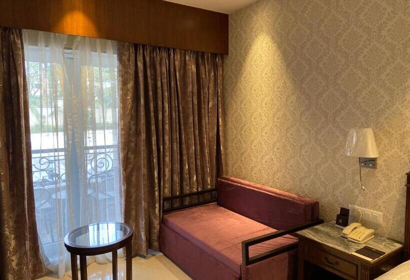 景观俱乐部房间, Grand Victoria The Fern Resort & Spa, Panchgani