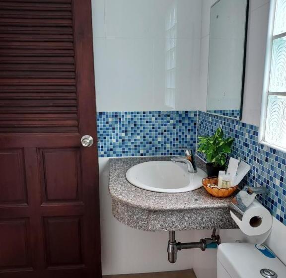 Номер Стандарт, Aromdee At Naithon Beach