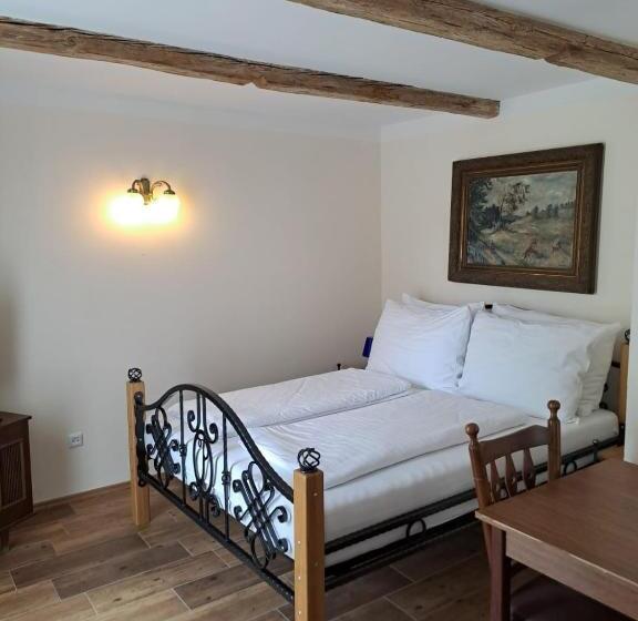 带阳台的三人标准间, Lesní Hotel Peršlák