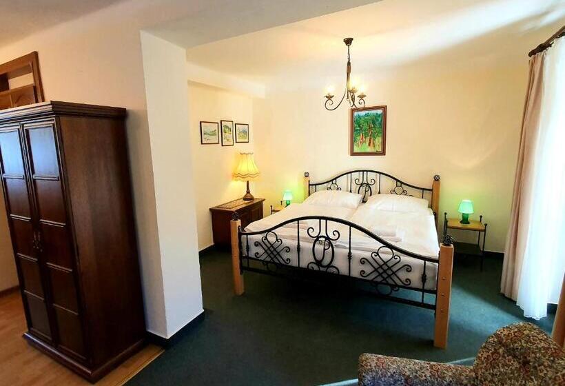 带露台的标准房间, Lesní Hotel Peršlák