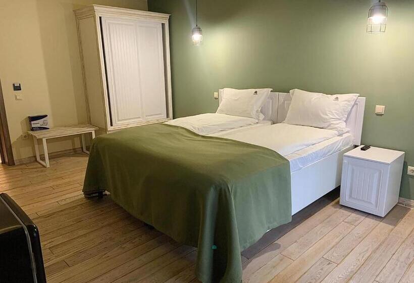 Номер Стандарт, Casa Iustin