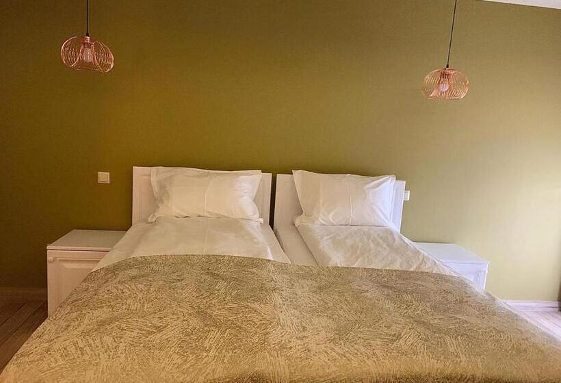 Номер Стандарт, Casa Iustin