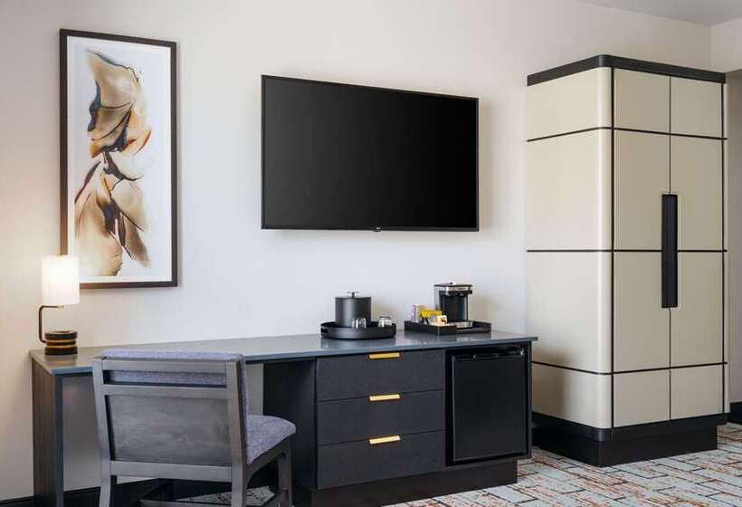 Стандартный Номер Кровать Кинг, Hilton St. Petersburg Carillon Park