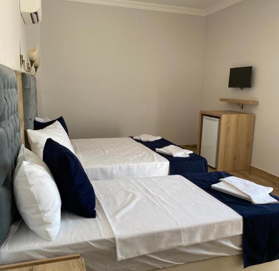 Трехместный Номер Стандарт с Балконом, Kent Otel