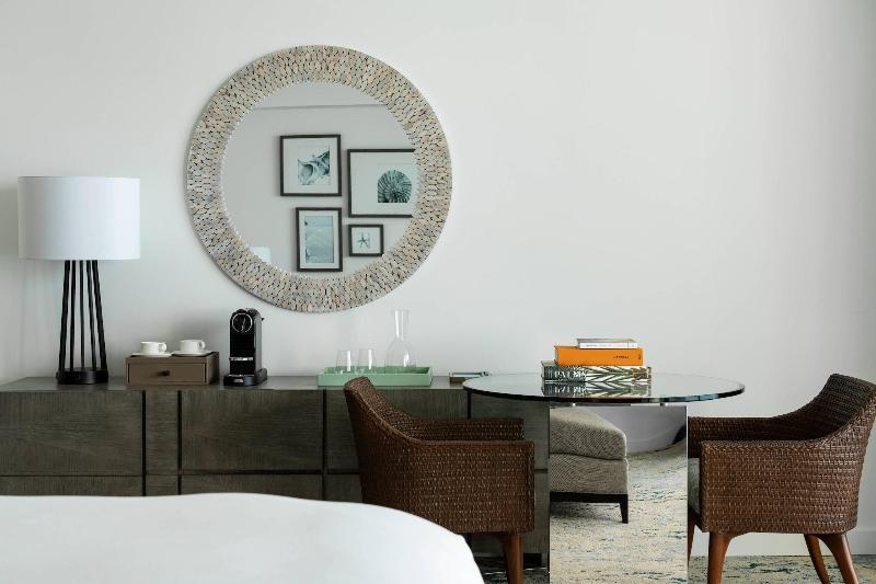 سوئیت جونیور با تخت بزرگ, The Ritz Carlton, Turks & Caicos