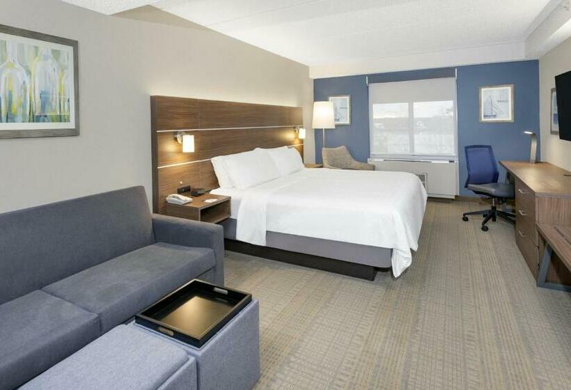 Люкс Кровать Кинг, Holiday Inn Express Hotel & Suites East End, An Ihg