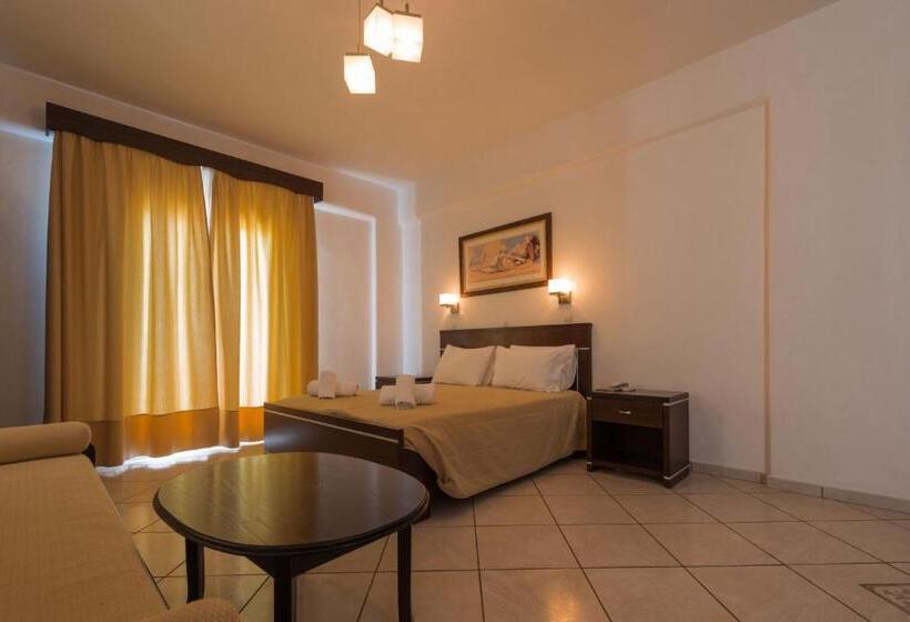 Номер Стандарт Трехместный, Giannoulaki Resort