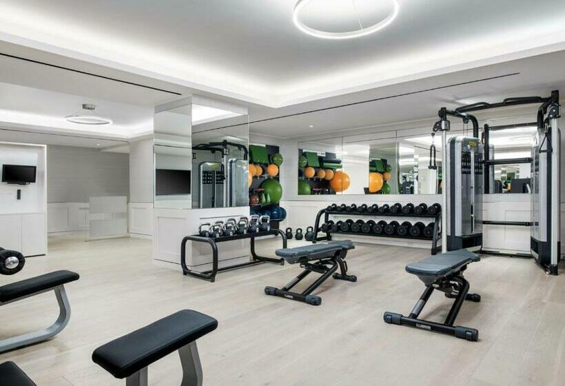 اتاق سوپریور با تخت بزرگ, The Langham New York Fifth Avenue