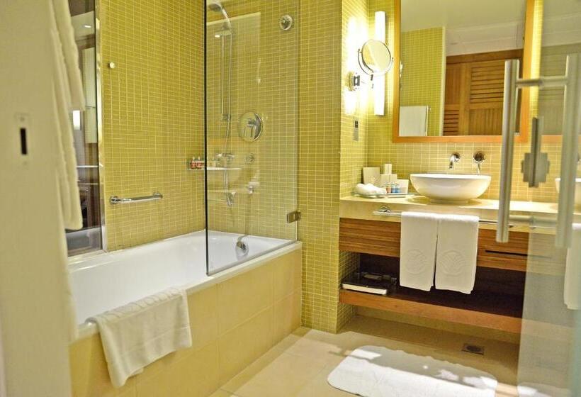 Номер Клуб Кровать Кинг, Yas Island Rotana Abu Dhabi