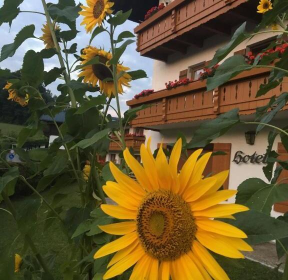 Comfort room with balcony, Alpenhotel Weiherbach Berchtesgaden Hallenbad Und Sauna