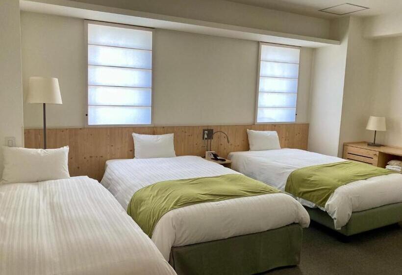 Трехместный Номер Superior, Shin Osaka Station