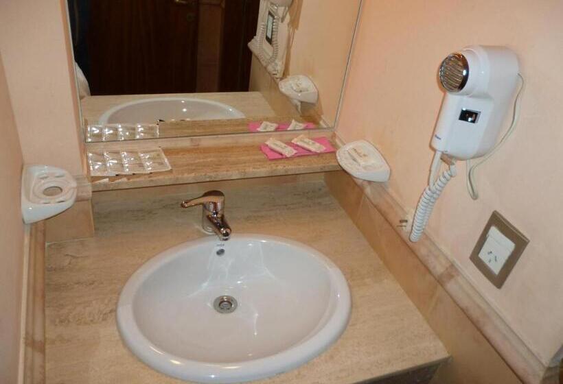 1 Bedroom Apartment, Melewe