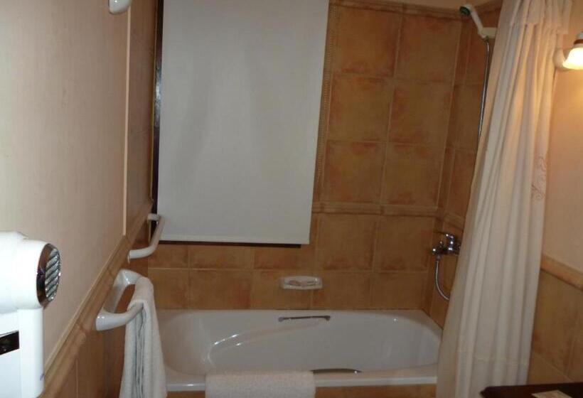 2 Bedroom Apartment, Melewe