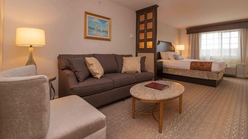 Люкс Deluxe Кровать Кинг, Best Western Plus Vineyard Inn And Suites