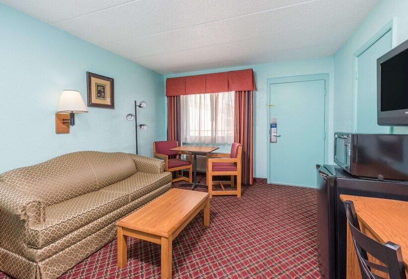 Люкс, Days Inn & Suites By Wyndham Springfield On I44