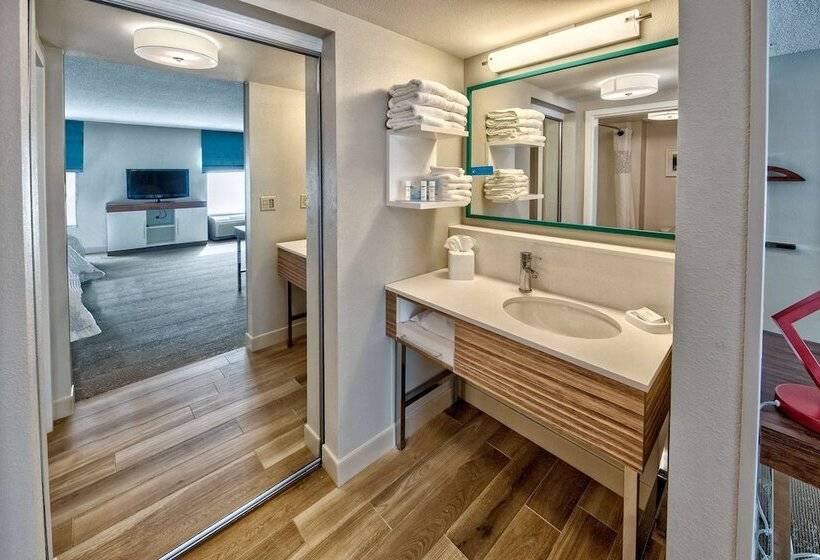 스탠다드 스튜디오, Hampton Inn & Suites Fort Myersestero/fgcu