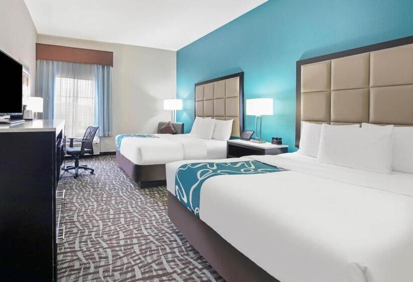 Номер Стандарт Адаптированный для Инвалидов, La Quinta Inn & Suites By Wyndham Paris